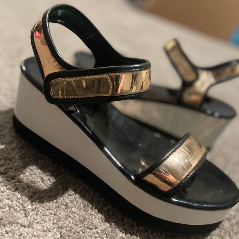 Platform sandals